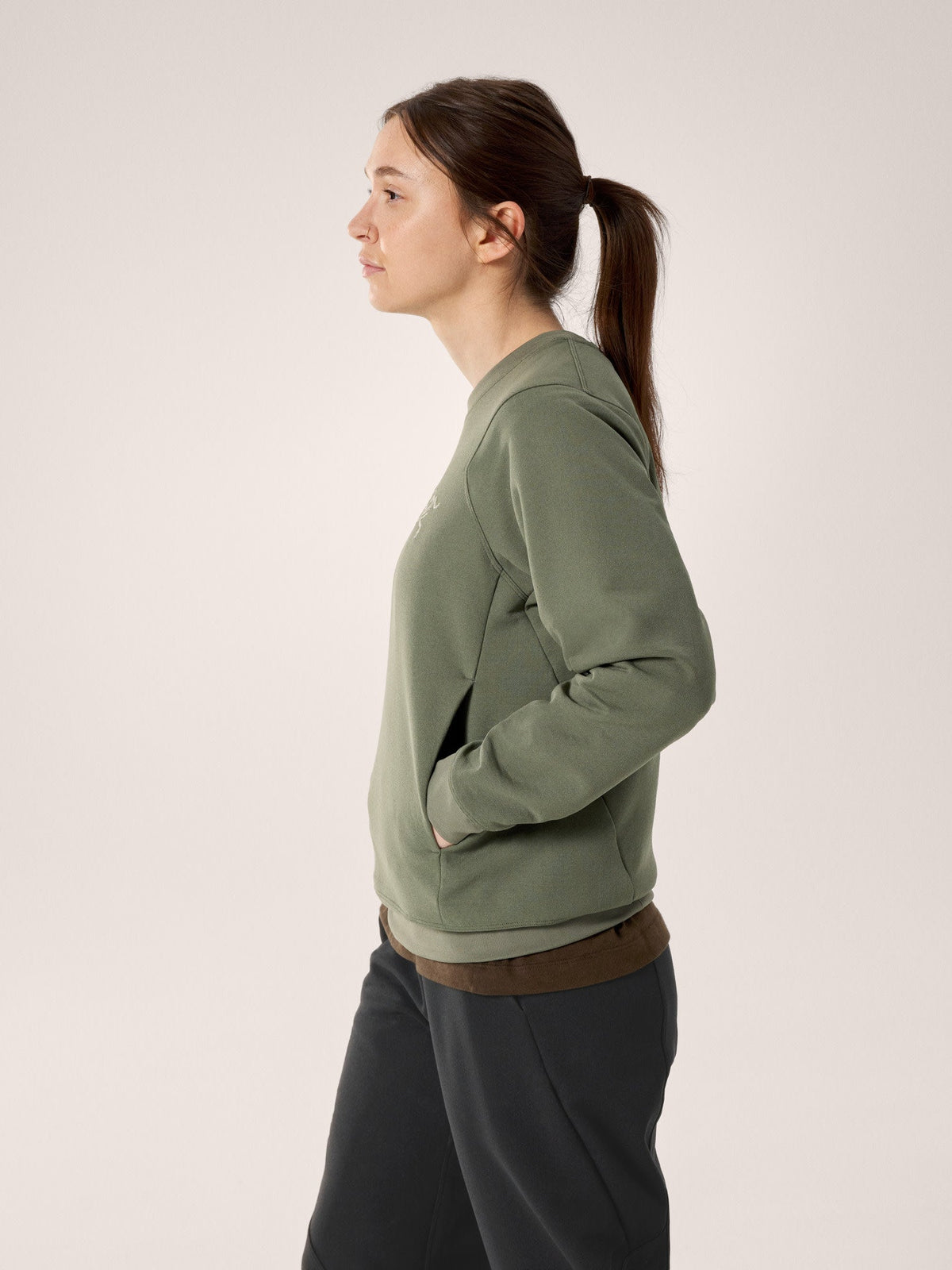 Aestas Crew Neck Pullover Women's